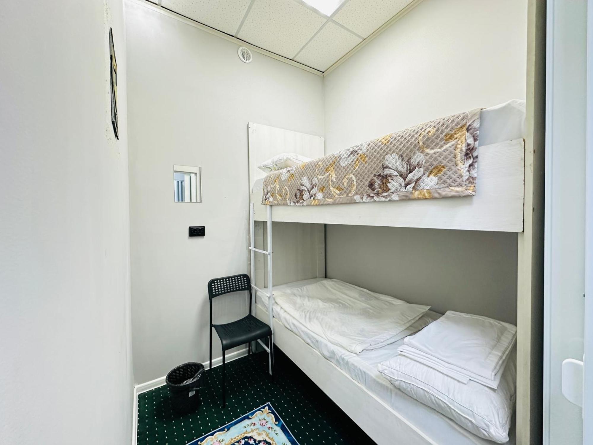 Center Capsule Hotel Alma-Ata Exteriör bild