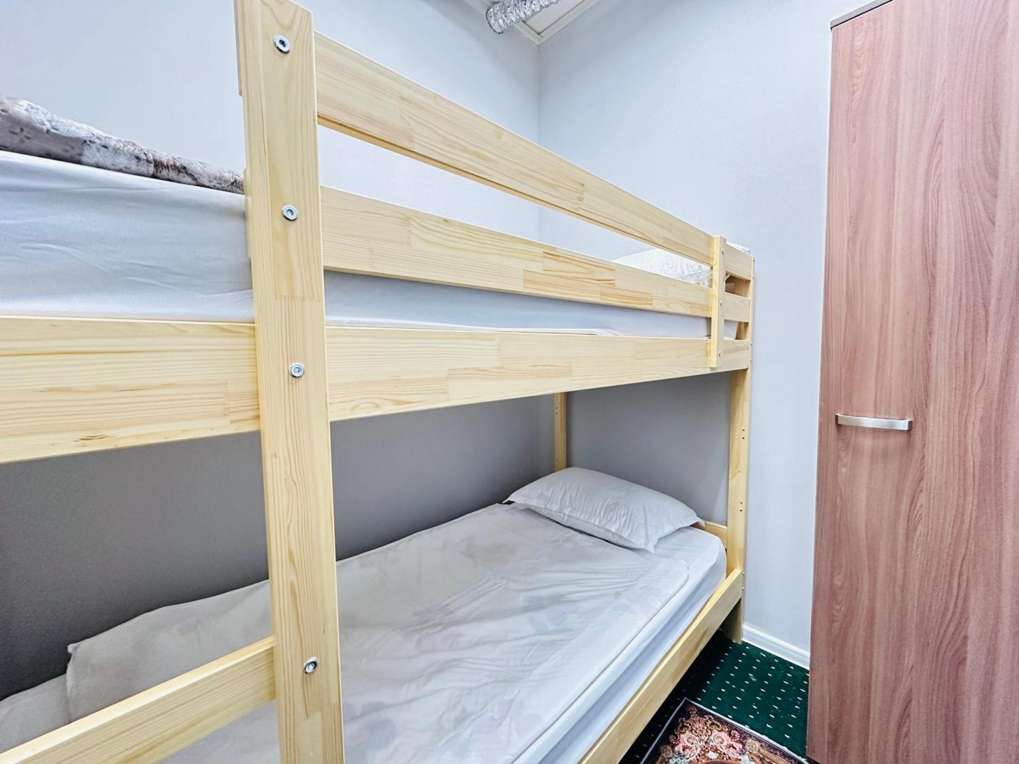 Center Capsule Hotel Alma-Ata Exteriör bild