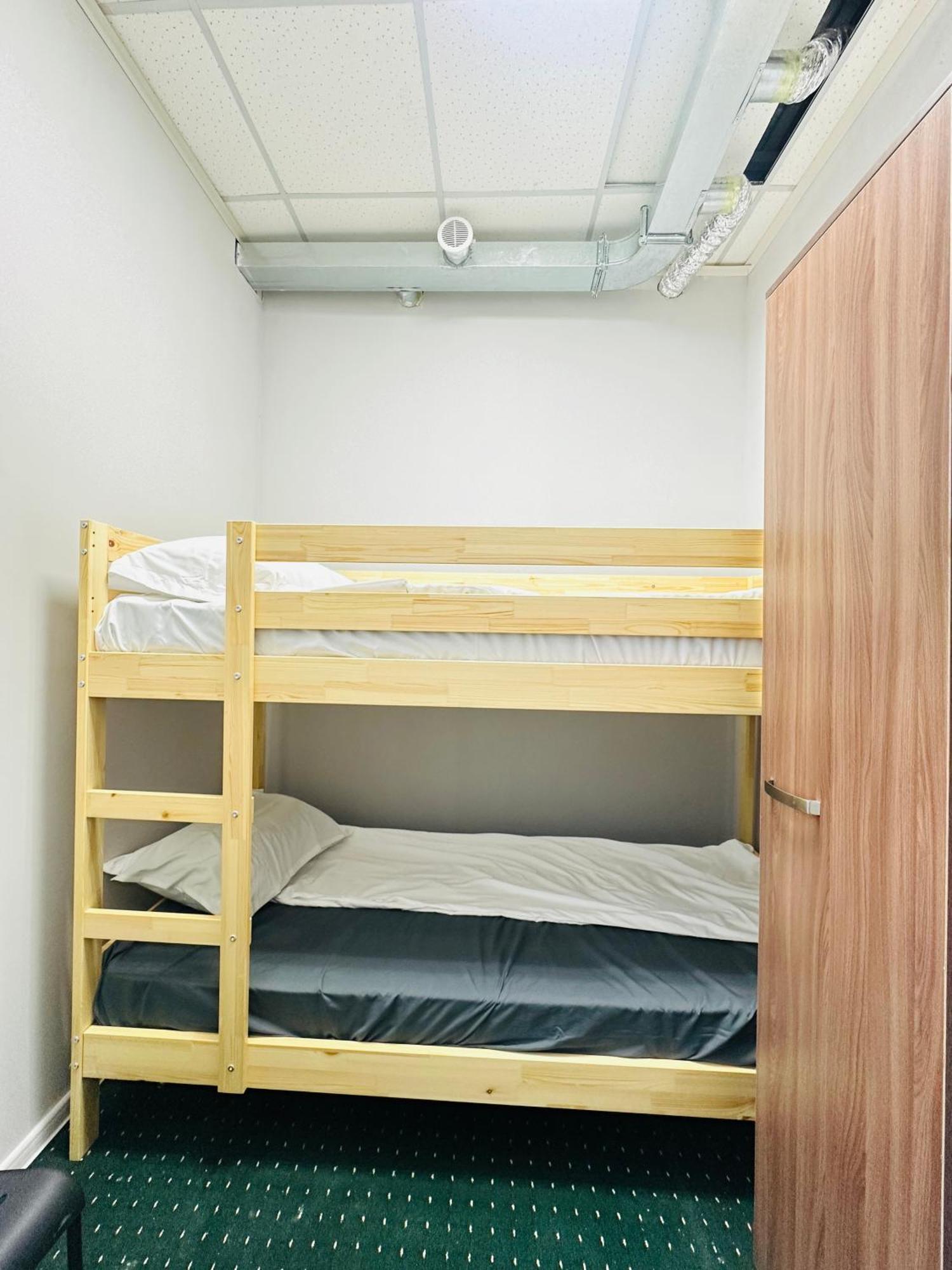 Center Capsule Hotel Alma-Ata Exteriör bild